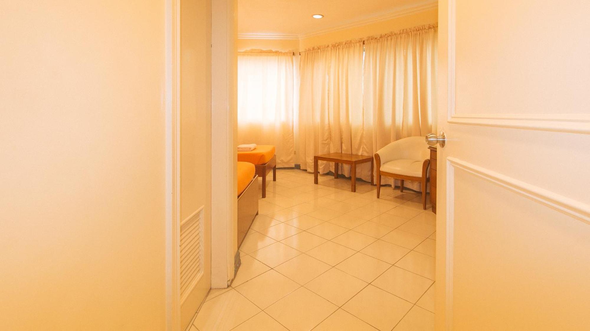 Royal Am Rei Hotel By Reddoorz Bacolod Dış mekan fotoğraf
