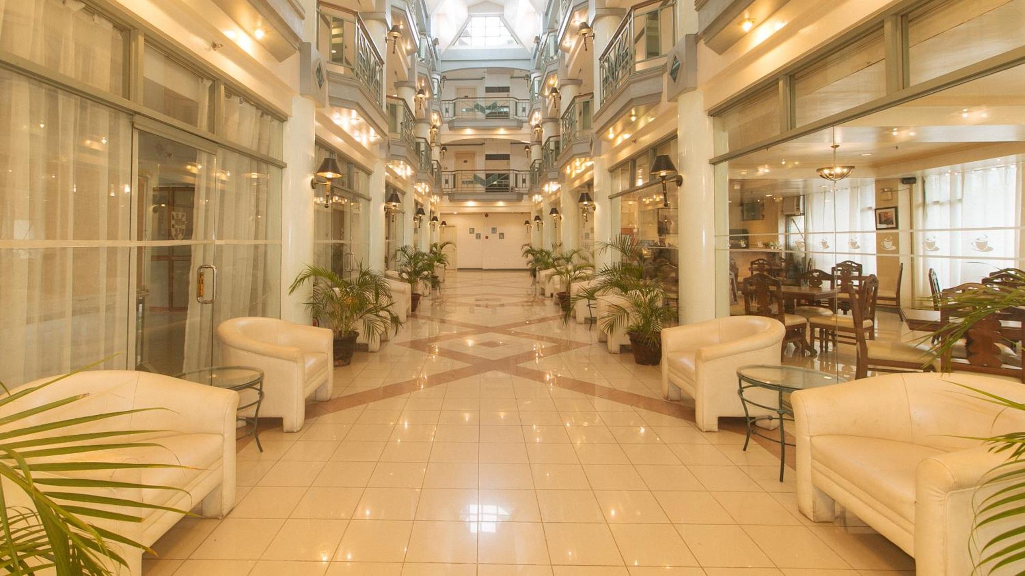 Royal Am Rei Hotel By Reddoorz Bacolod Dış mekan fotoğraf