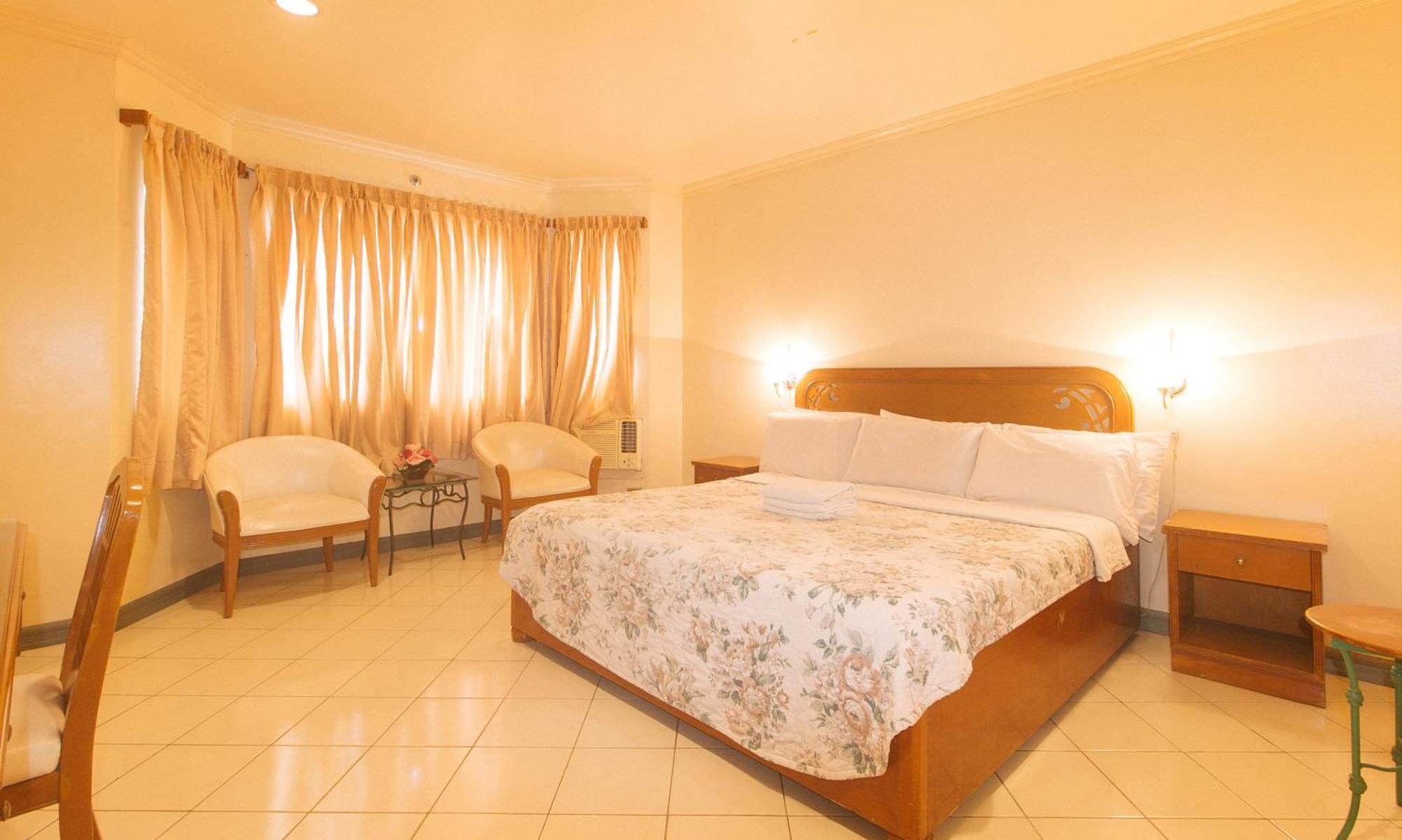 Royal Am Rei Hotel By Reddoorz Bacolod Dış mekan fotoğraf
