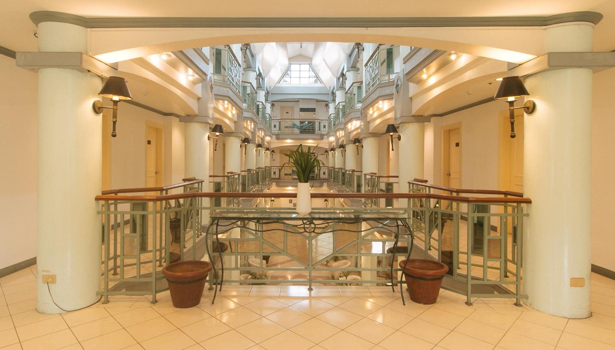 Royal Am Rei Hotel By Reddoorz Bacolod Dış mekan fotoğraf