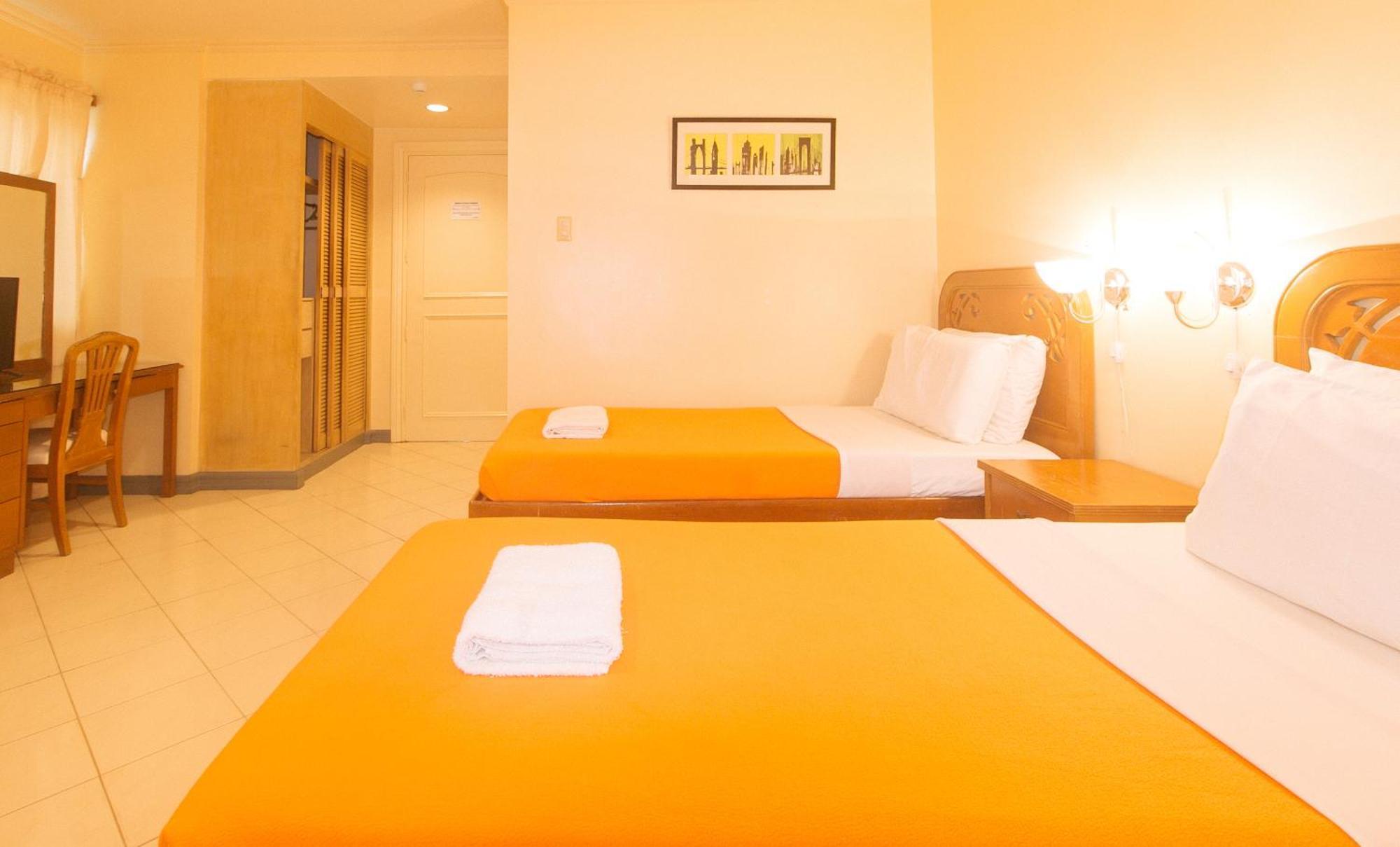 Royal Am Rei Hotel By Reddoorz Bacolod Dış mekan fotoğraf