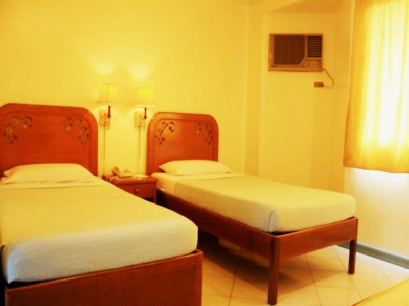 Royal Am Rei Hotel By Reddoorz Bacolod Dış mekan fotoğraf